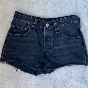 Levi cut off shorts